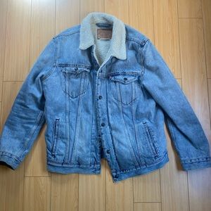 Levi’s Sherpa Jacket Size XL